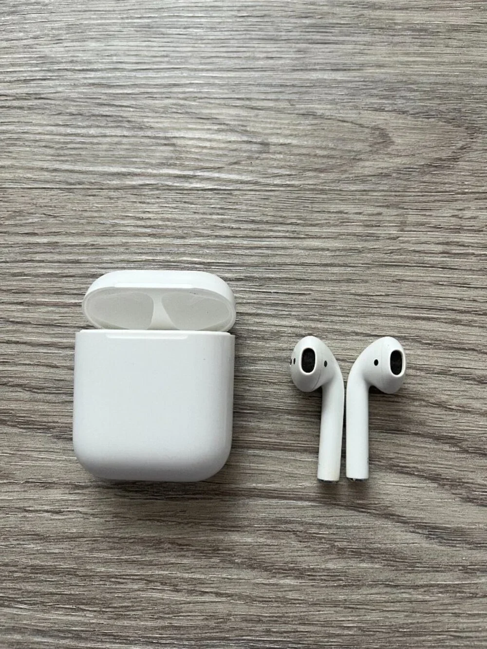 Apple AirPods 2nd Generation